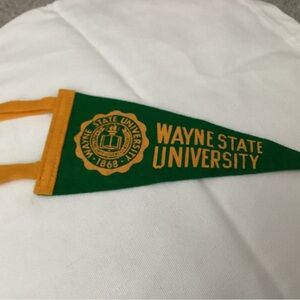 Vintage pre-owned Wayne State University mini felt flag.  Size 81/2 L X 31/2”W